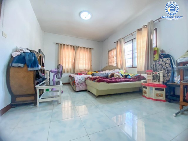 *****บ้านเดี่ยวมือสองย่านกรุงเทพมหานคร ม.เพชรมณฑลกรีน บางบอน5 เนื้อที่กว้างขวางถึง 50 ตร.ว. ฟังก์ชัน 3 ห้องนอน 2 ห้องน้ำ 2 ที่จอดรถ สภาพดี บนทำเลแห่งการเดินทาง เชื่อมต่อถ.มาเจริญ ถ.เพชรเกษม ใกล้เดอะมอลล์บางแค